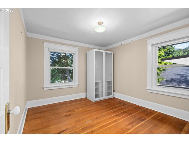 7754 Se MILWAUKIE Ave, Portland, OR 97202