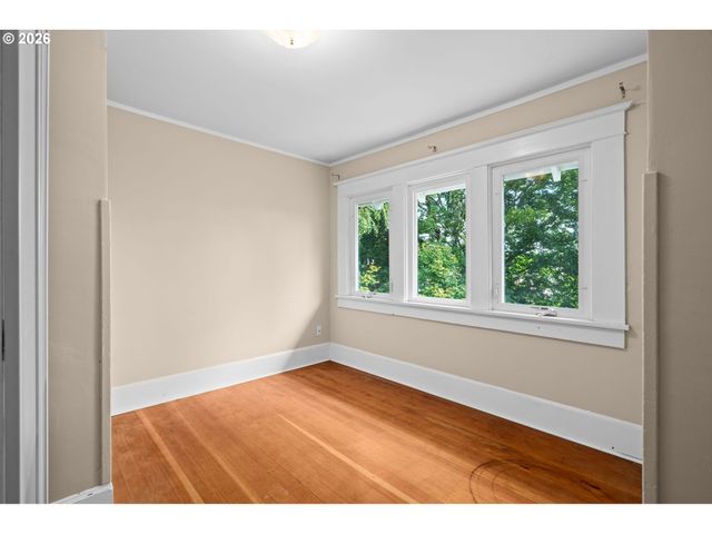 7754 Se MILWAUKIE Ave, Portland, OR 97202