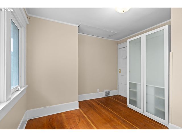 7754 Se MILWAUKIE Ave, Portland, OR 97202