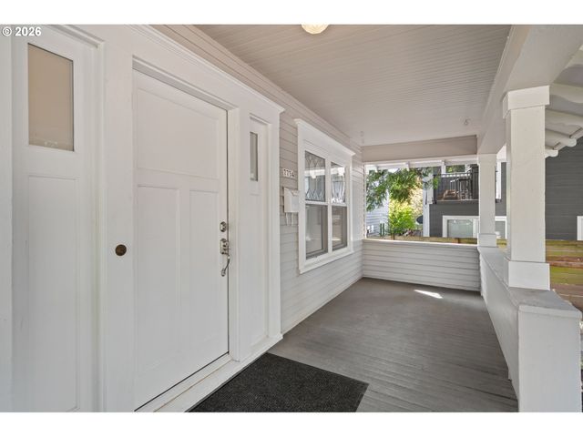 7754 Se MILWAUKIE Ave, Portland, OR 97202