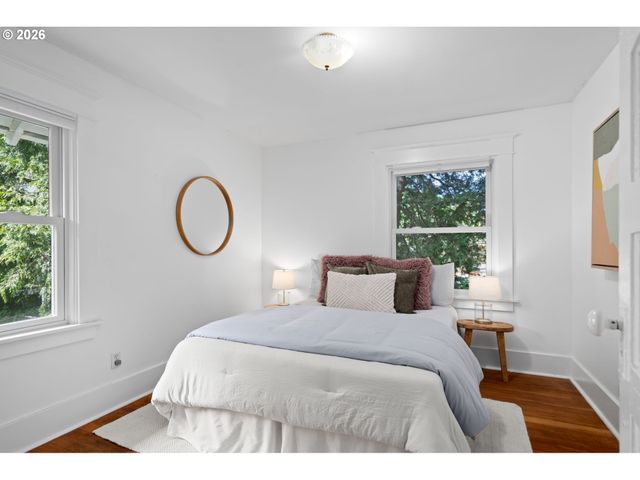 7754 Se MILWAUKIE Ave, Portland, OR 97202