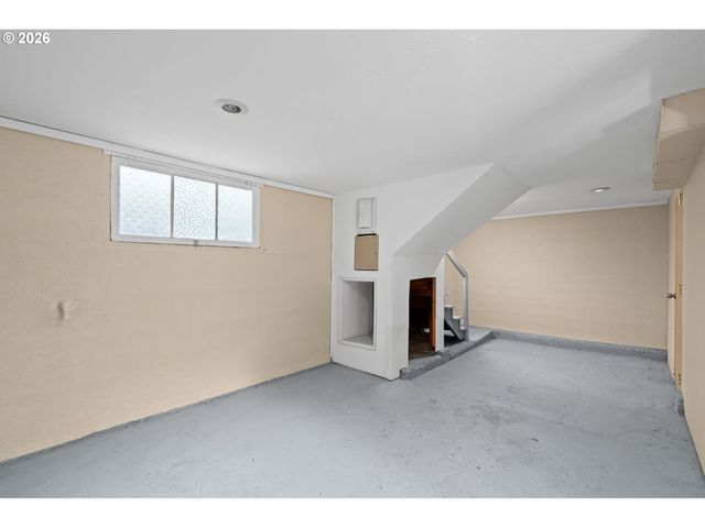 7754 Se MILWAUKIE Ave, Portland, OR 97202