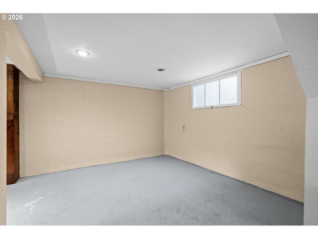 7754 Se MILWAUKIE Ave, Portland, OR 97202