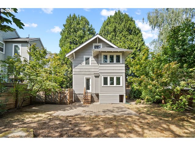 7754 Se MILWAUKIE Ave, Portland, OR 97202
