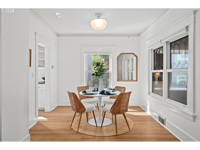 7754 Se MILWAUKIE Ave, Portland, OR 97202