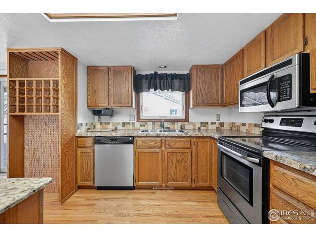 1009 Blue Spruce Pl, Loveland, CO 80538