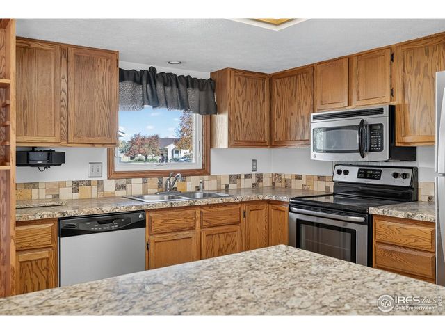 1009 Blue Spruce Pl, Loveland, CO 80538