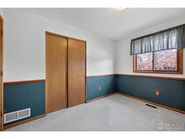 1009 Blue Spruce Pl, Loveland, CO 80538