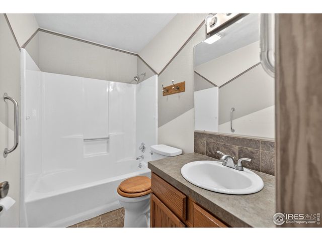 1009 Blue Spruce Pl, Loveland, CO 80538