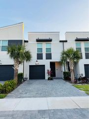 5677 MENTMORE Drive 5677, Mangonia Park, FL 33407