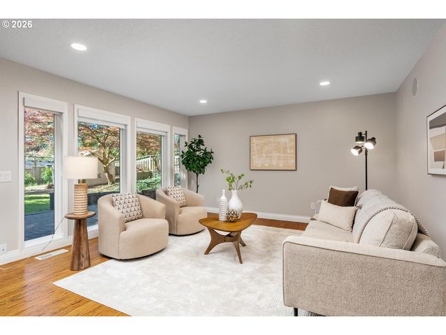 4803 Sw STONEBROOK Ct, Portland, OR 97239