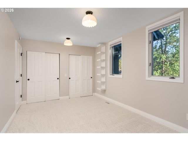 4803 Sw STONEBROOK Ct, Portland, OR 97239