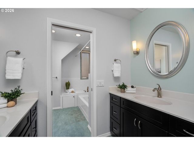 4803 Sw STONEBROOK Ct, Portland, OR 97239