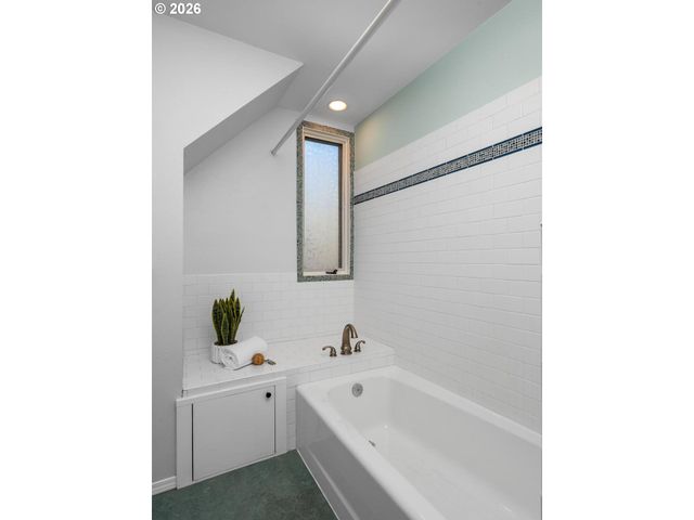 4803 Sw STONEBROOK Ct, Portland, OR 97239