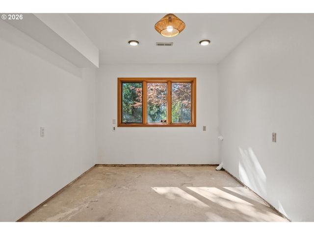 4803 Sw STONEBROOK Ct, Portland, OR 97239