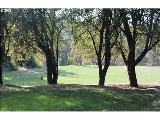 4803 Sw STONEBROOK Ct, Portland, OR 97239