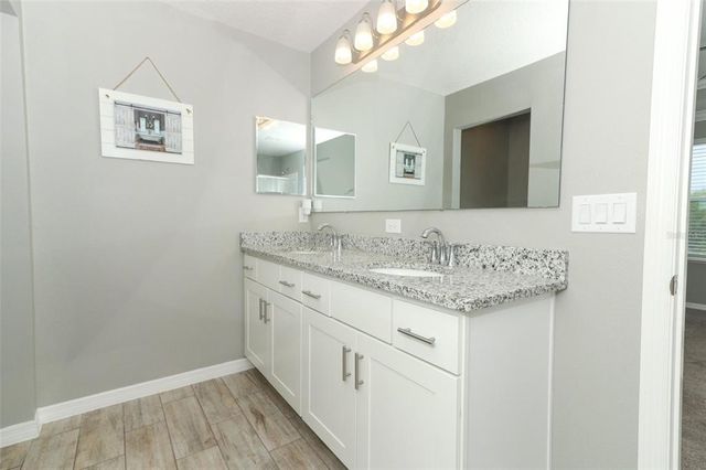 15216 LANGSDALE COURT, Mascotte, FL 34753