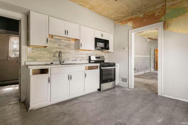 502 S Bendix Drive, South Bend, IN 46619