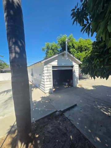 1506 W 5th Street, Madera, CA 93637