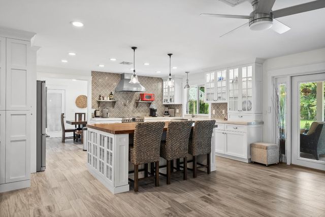 3 Mandalay Road, Sewalls Point, FL 34996