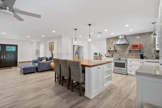 3 Mandalay Road, Sewalls Point, FL 34996