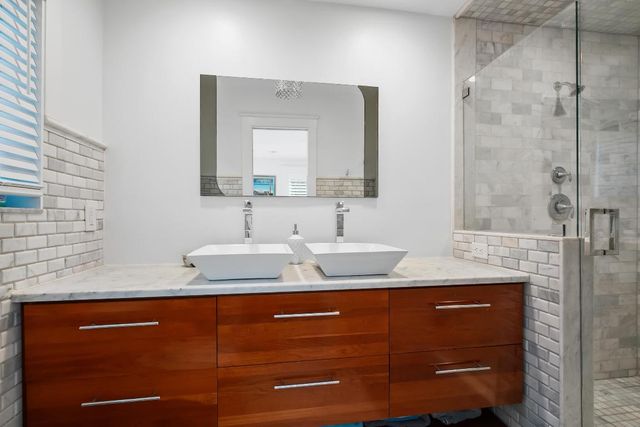 3 Mandalay Road, Sewalls Point, FL 34996