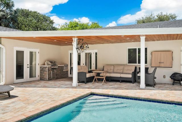 3 Mandalay Road, Sewalls Point, FL 34996