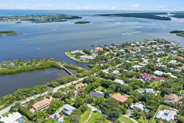 3 Mandalay Road, Sewalls Point, FL 34996
