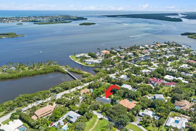 3 Mandalay Road, Sewalls Point, FL 34996