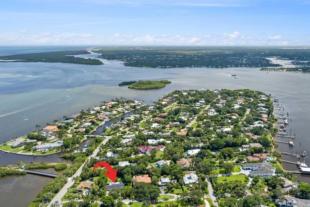 3 Mandalay Road, Sewalls Point, FL 34996