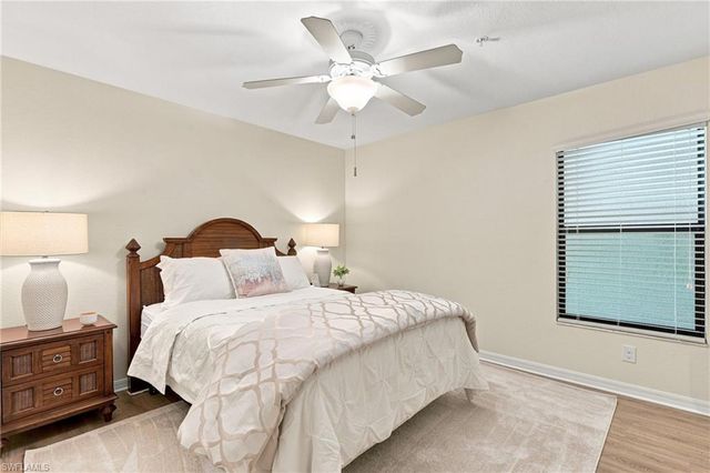 9832 Venezia CIR 1025, Naples, FL 34113