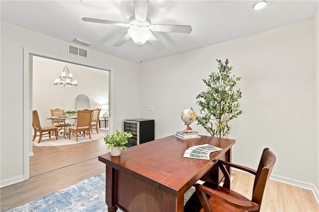 9832 Venezia CIR 1025, Naples, FL 34113