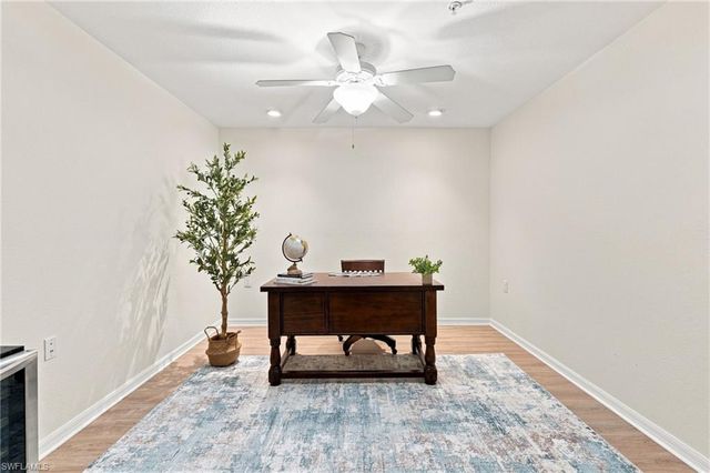 9832 Venezia CIR 1025, Naples, FL 34113