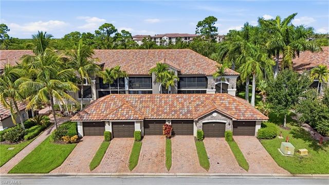 9832 Venezia CIR 1025, Naples, FL 34113