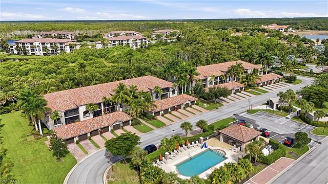 9832 Venezia CIR 1025, Naples, FL 34113