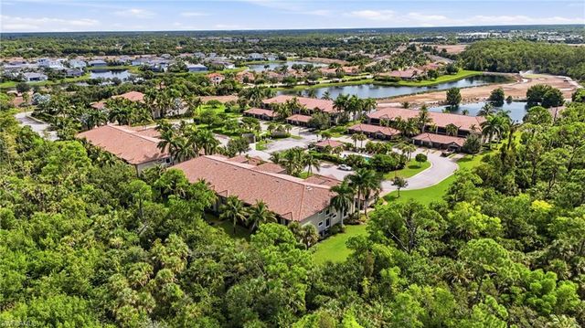 9832 Venezia CIR 1025, Naples, FL 34113