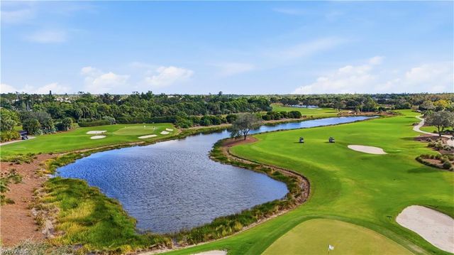 9832 Venezia CIR 1025, Naples, FL 34113