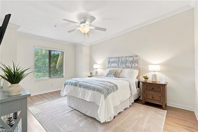 9832 Venezia CIR 1025, Naples, FL 34113