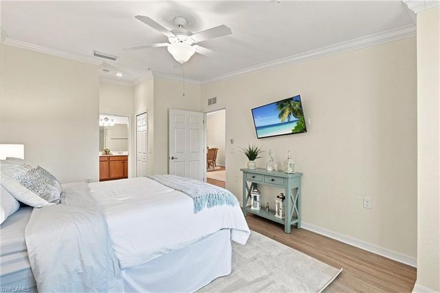 9832 Venezia CIR 1025, Naples, FL 34113