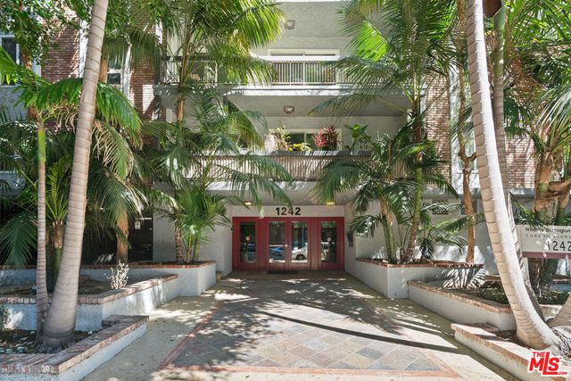 1242 S Barrington Avenue 205, Los Angeles, CA 90025