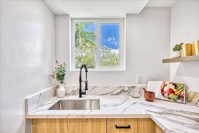 741 Alewa Drive A, Honolulu, HI 96817