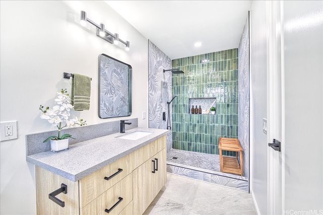 741 Alewa Drive A, Honolulu, HI 96817