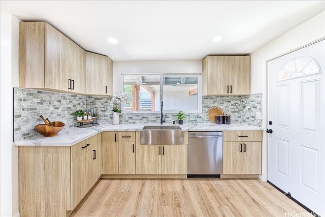 741 Alewa Drive A, Honolulu, HI 96817