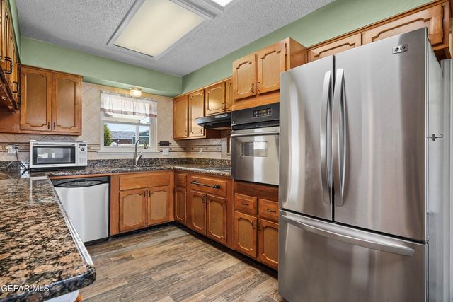 1300 SUNBURST Drive, El Paso, TX 79925