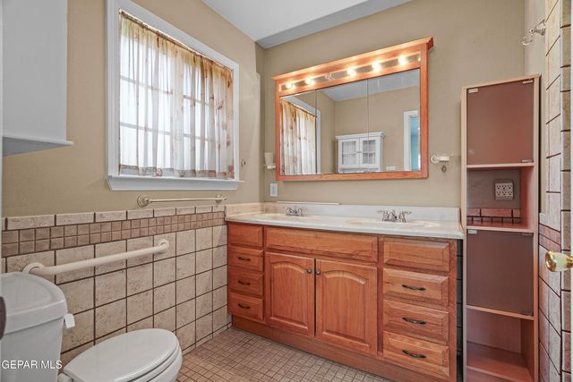 1300 SUNBURST Drive, El Paso, TX 79925