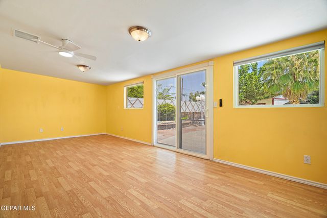 1300 SUNBURST Drive, El Paso, TX 79925