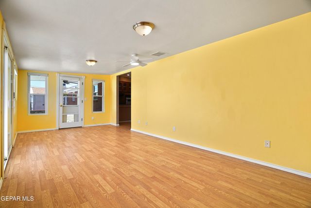 1300 SUNBURST Drive, El Paso, TX 79925
