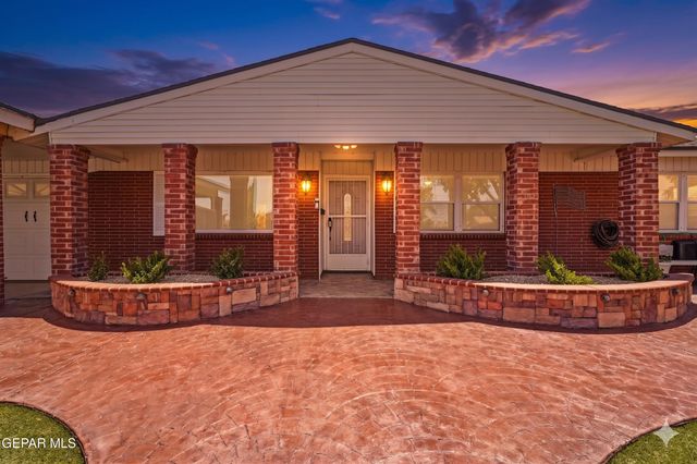 1300 SUNBURST Drive, El Paso, TX 79925