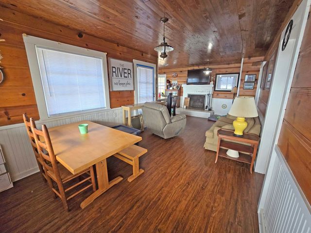 418 LOST CREEK BOAT DOCK RD, Decaturville, TN 38329