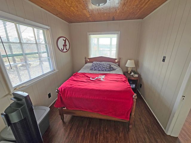 418 LOST CREEK BOAT DOCK RD, Decaturville, TN 38329